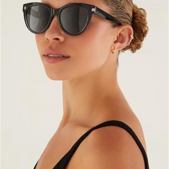 Z Supply polarized black sunglasses - Picture 2 of 5